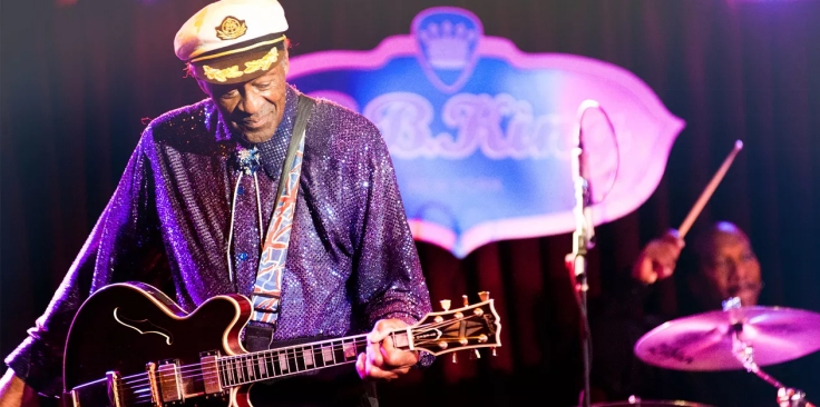 NOVO SINGLE DE CHUCK BERRY  LANADO 4 DIAS APS A SUA MORTE title=